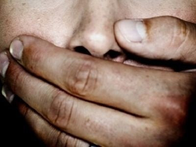 Σοκ στην Κρήτη: «Με κακοποίησαν σεξουαλικά επειδή έκανα σχέση με 14χρονη – Με βίαζαν σε αυτοκίνητο και τραβούσαν βίντεο»!